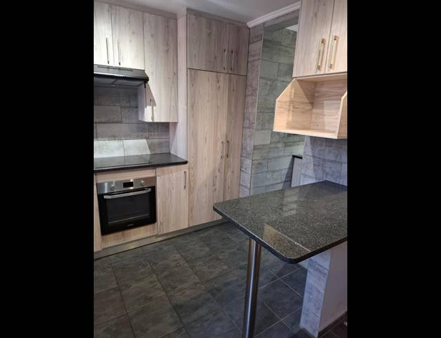 2 BEDROOM PROPERTY TO RENT IN LYTTELTON